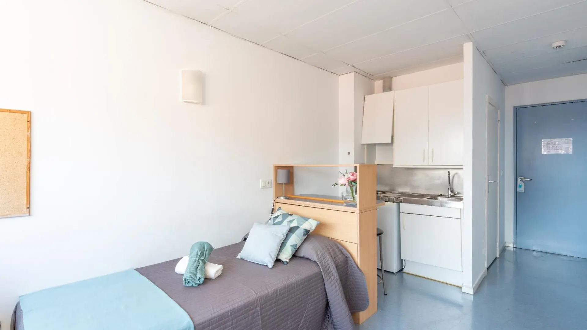 Residencia Universitaria Resa Lesseps Barcelona 0*,  Spain