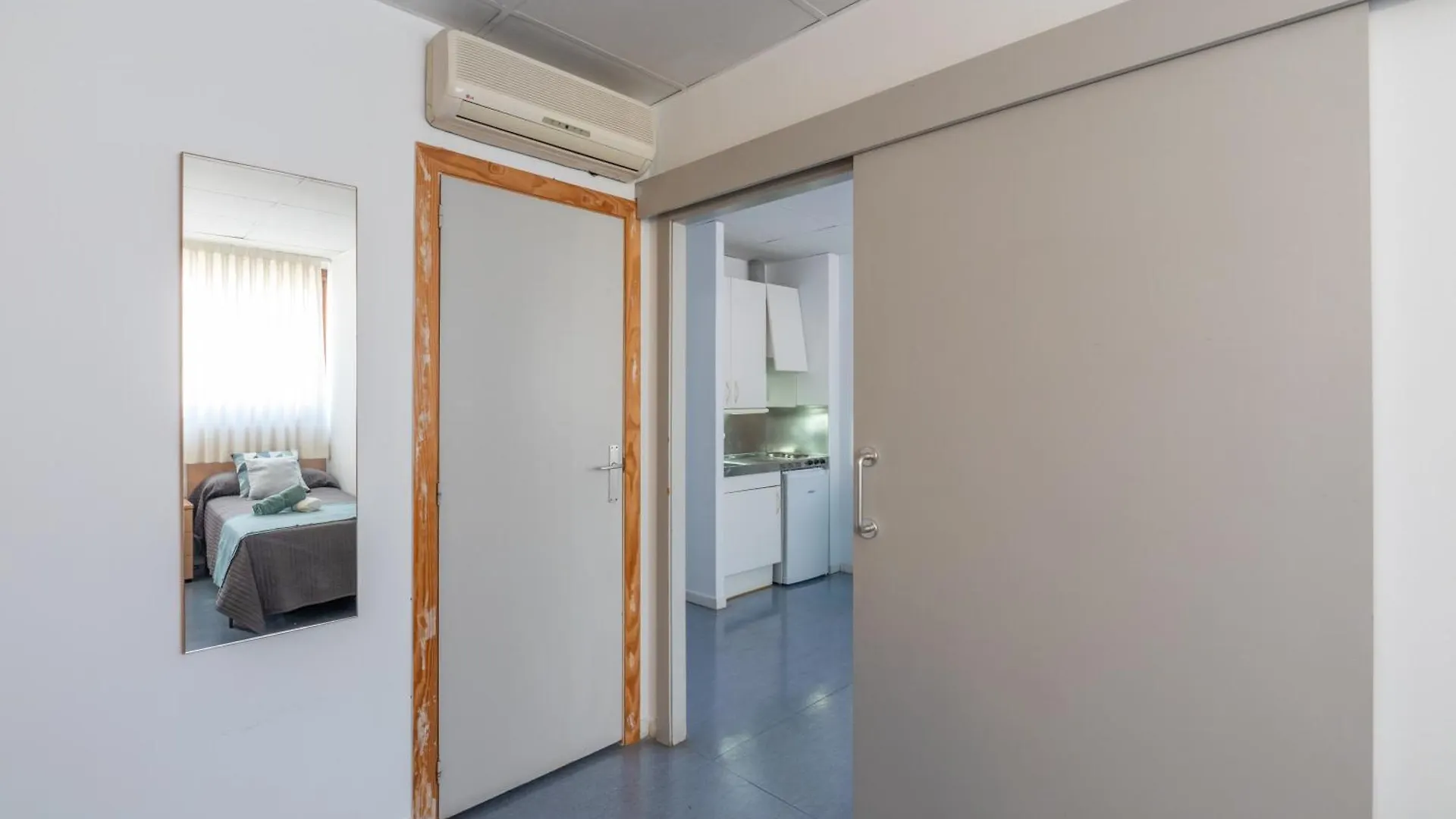 Residencia Universitaria Resa Lesseps Barcelona 0*,