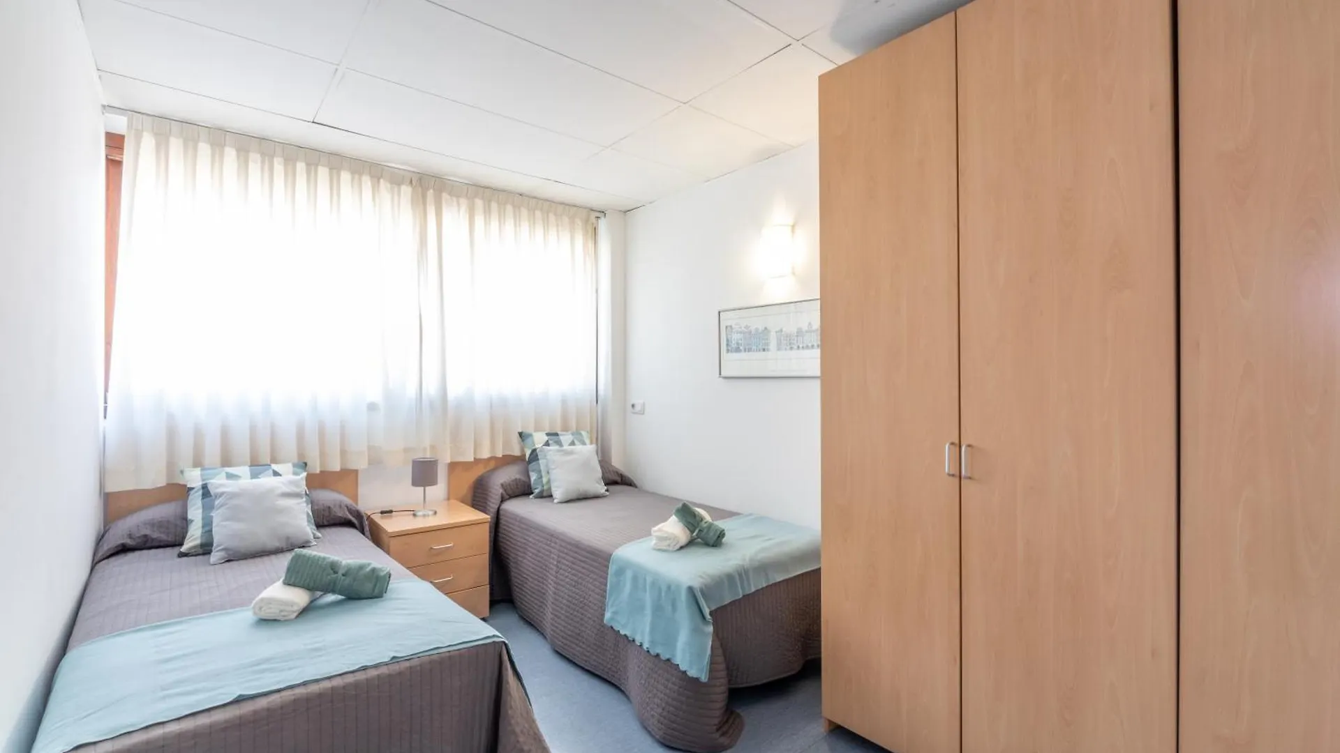 Residencia Universitaria Resa Lesseps Barcelona 0*,  Spain