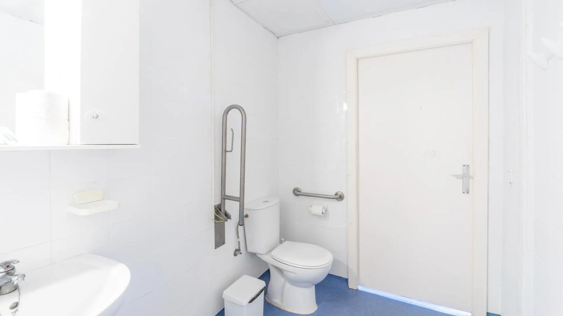 Residencia Universitaria Resa Lesseps Barcelona Apartment