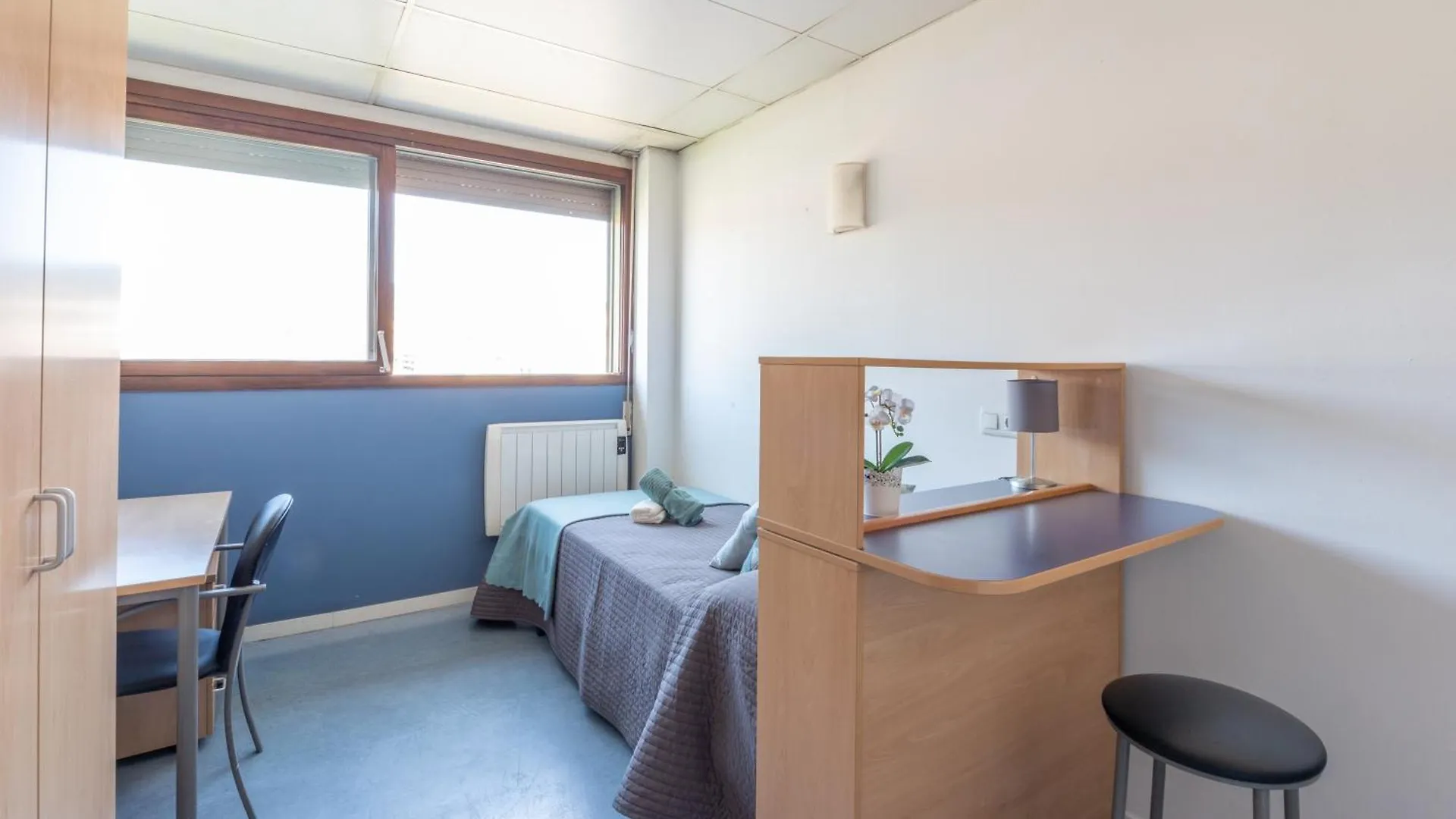 Residencia Universitaria Resa Lesseps Barcelona Apartment